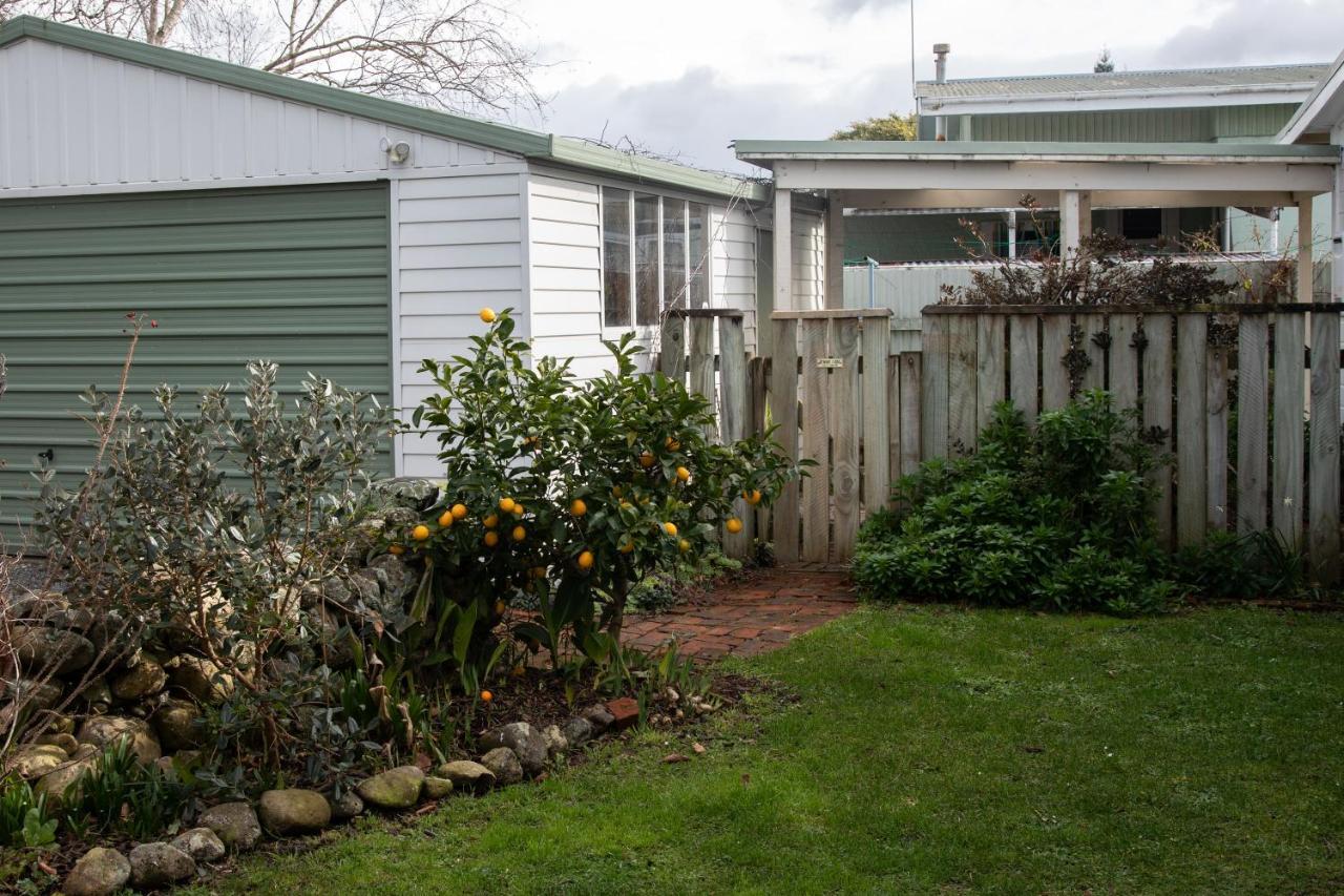 Cottage In The Heart Of Carterton Exterior foto